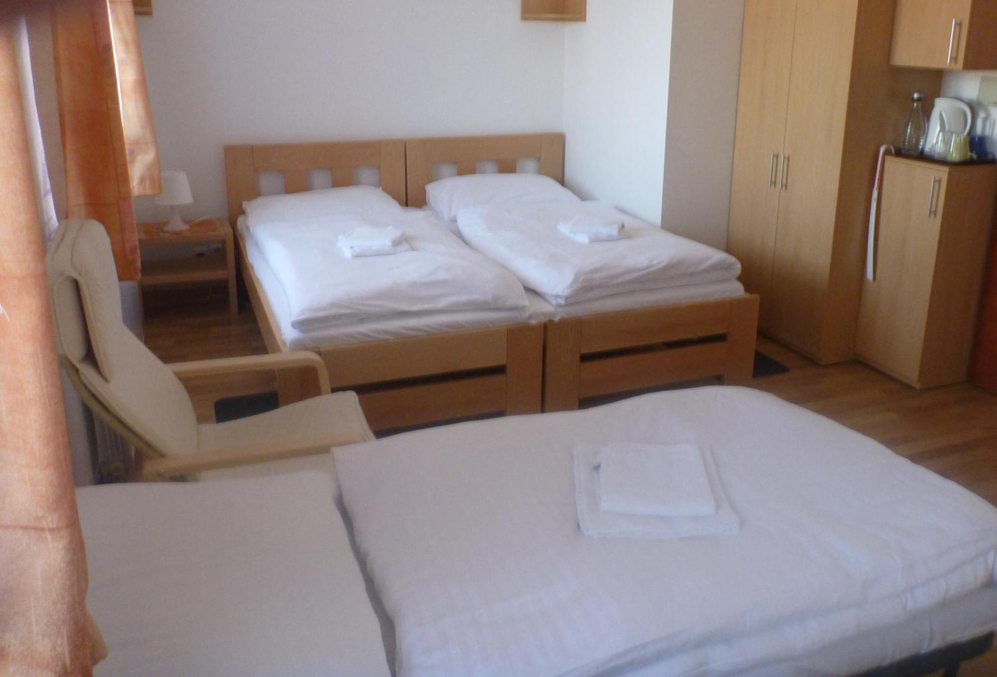 Hotel Garni Rambousek Prague Exterior photo