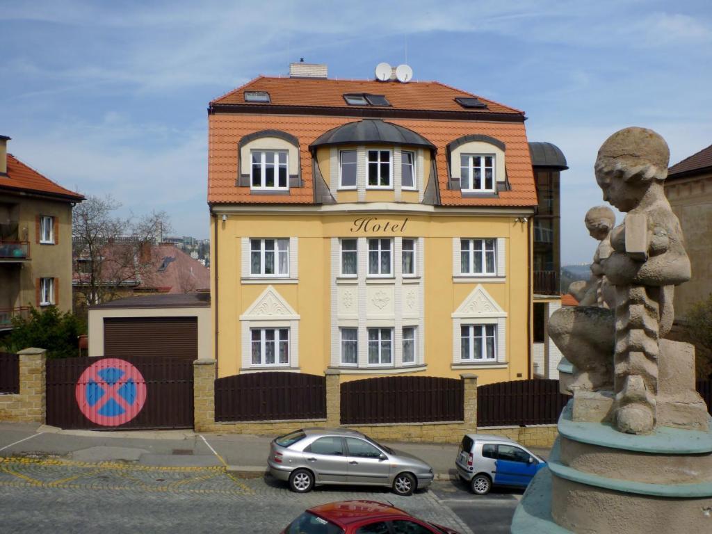 Hotel Garni Rambousek Prague Exterior photo