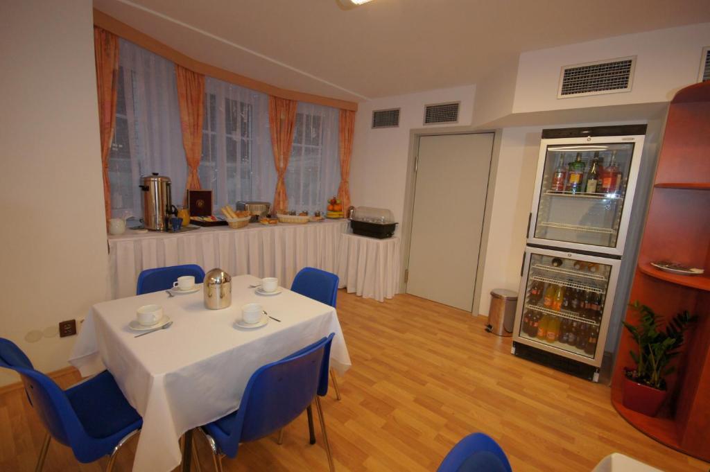 Hotel Garni Rambousek Prague Exterior photo